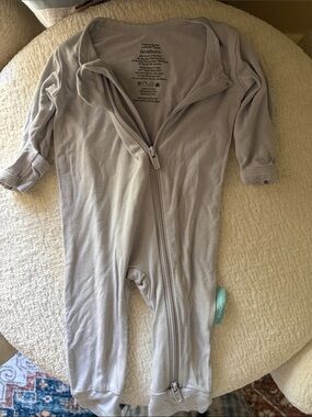 PurComfy LuxeDream Series Bamboo Newborn Zip-Up Romper